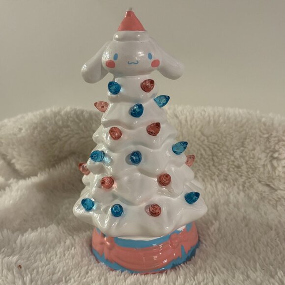 6" Collectable CINNAMOROLL Ceramic Christmas Tree - NEW IN BOX - Picture 4 of 8